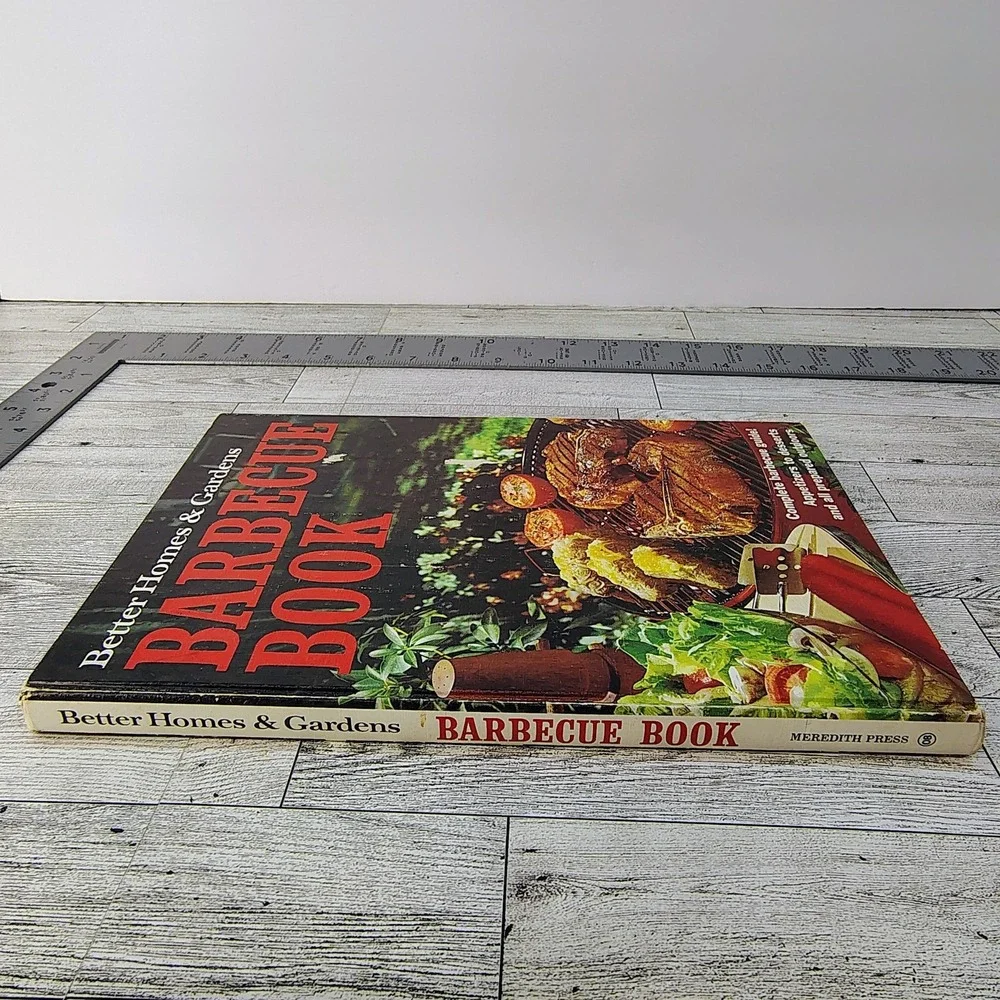 Better Homes and Gardens Barbecue Book Cookbook 1967 2nd Print HC VERY GOOD‎